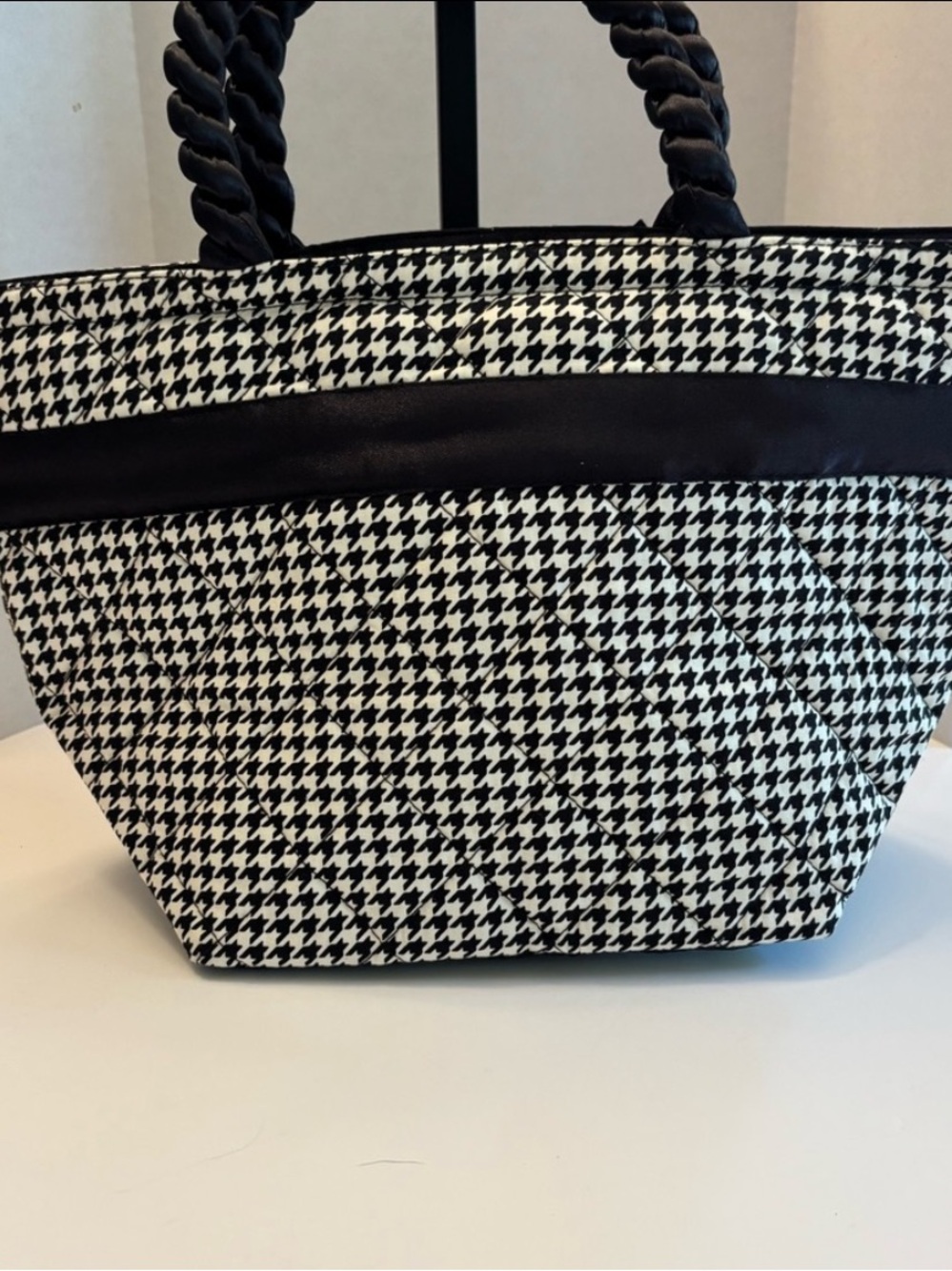 Houndstooth Bow Accent Tote Bag - Picture 2 of 6